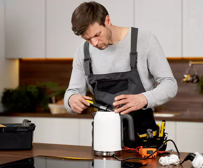 Skilled Blender Technicians: Your Small Appliance Repair Experts for Framingham, MA
